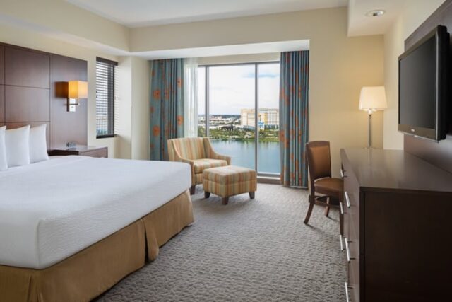 North Tower - Club Level Suites - King Room